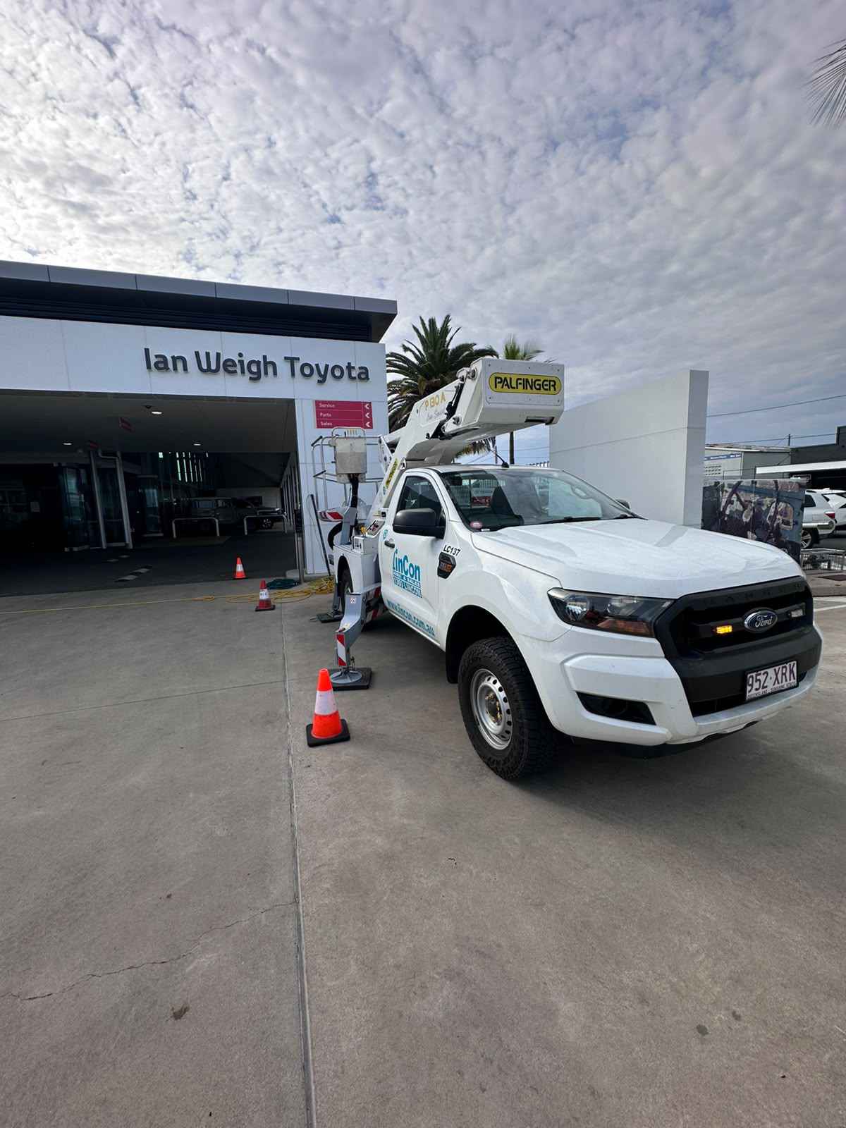 Business signage cleaning